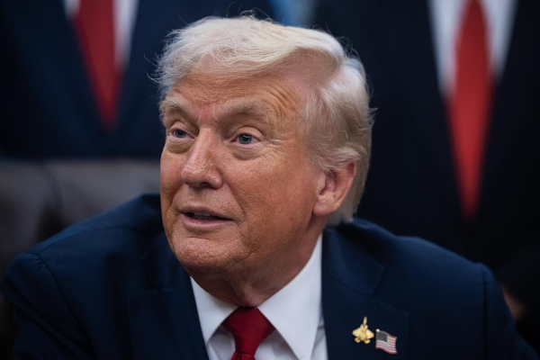 正好配资 特朗普签署行政令 对进口中型和重型卡车征收25%关税